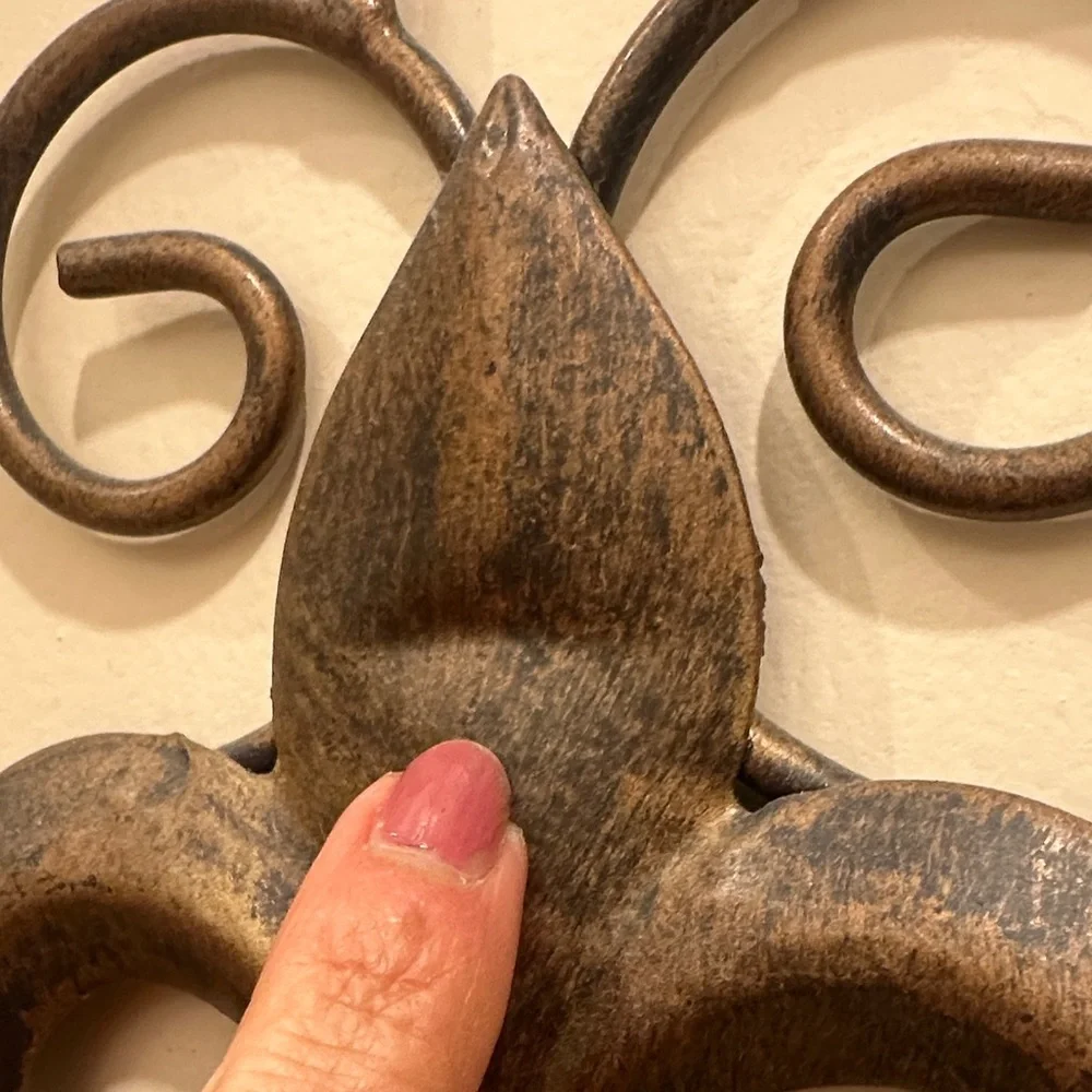 Fleur-de-Lis Decorative Wall Hook in Antique Brown